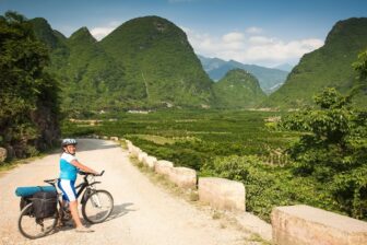 Cycling in Yangshuo - 阳朔自行车旅游