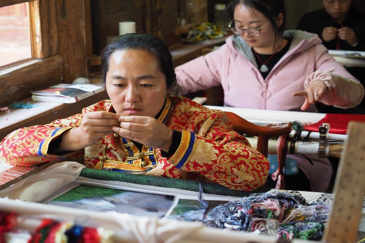 Latifa, Jean-Philippe and their children – Landscapes and Minorities of Yunnan – August 2025